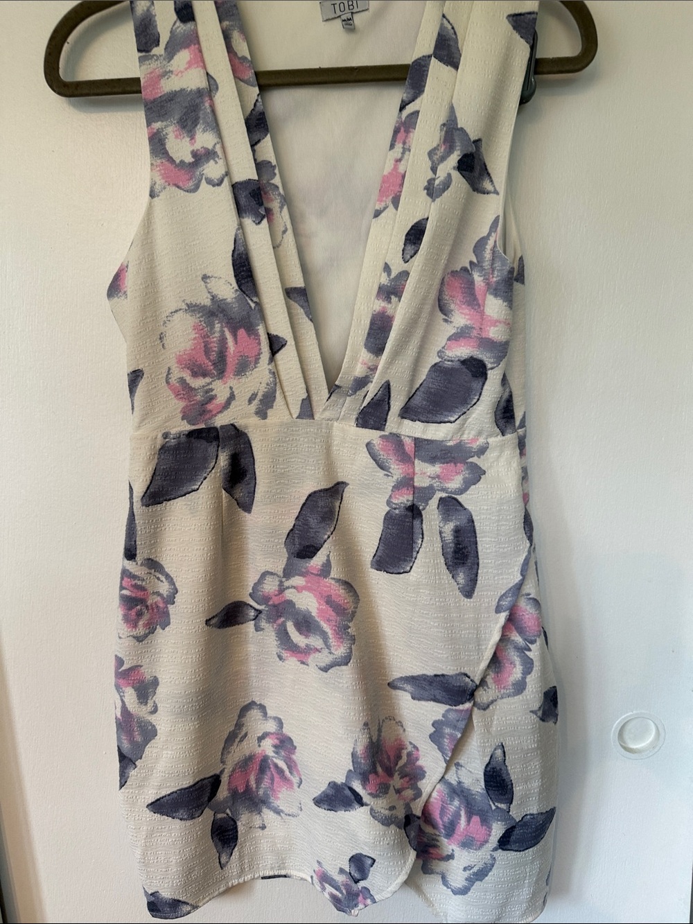 TOBI Cream Floral Deep V-Neck Sleeveless Dress Size Medium - Picture 2 of 9